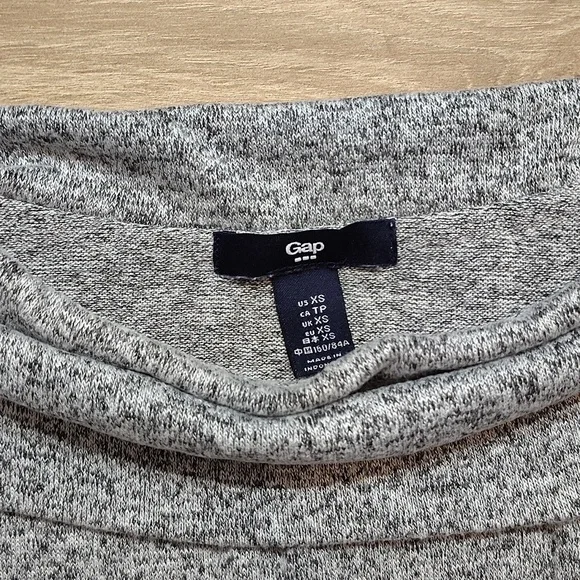 GAP Heather Gray Off-Shoulder Sweater,  Ladies Size XS,  Fitted Off Shoulder Top - Picture 3 of 6